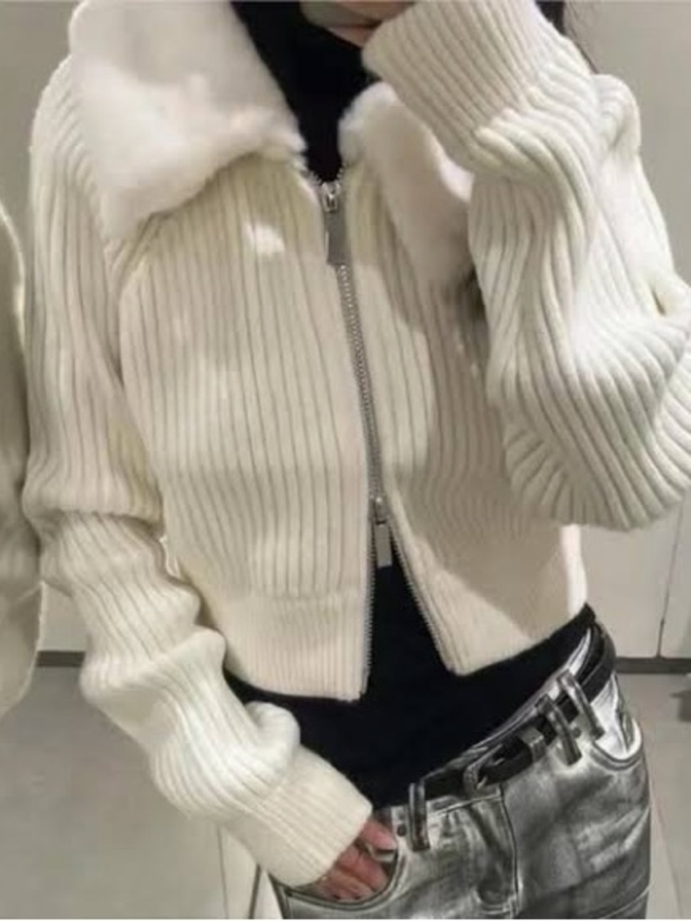 Zara Women's Cream Ribbed Zip-Up Jacket with Faux Fur Collar